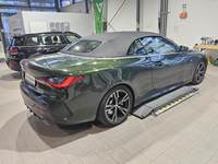 Skats no labās puses aizmugurē