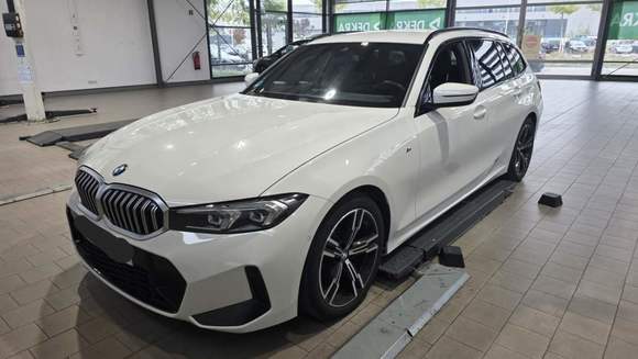 Skats no kreisās puses priekšā