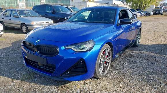 Vue de l’avant gauche