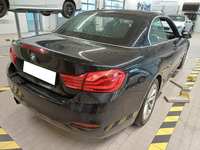 Skats no labās puses aizmugurē