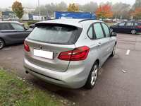 Skats no labās puses aizmugurē