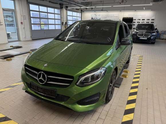 Skats no kreisās puses priekšā