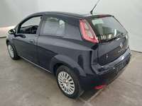 Vue de l’arrière gauche