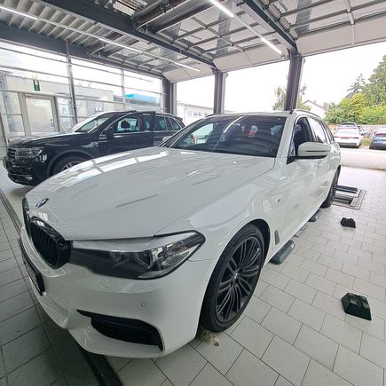 Изглед отпред отляво