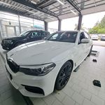 Изглед отпред отляво