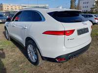 Vue de l’arrière gauche