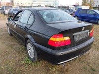 Vue de l’arrière gauche