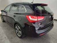 Vue de l’arrière gauche