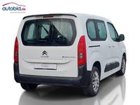 Изглед отзад отдясно