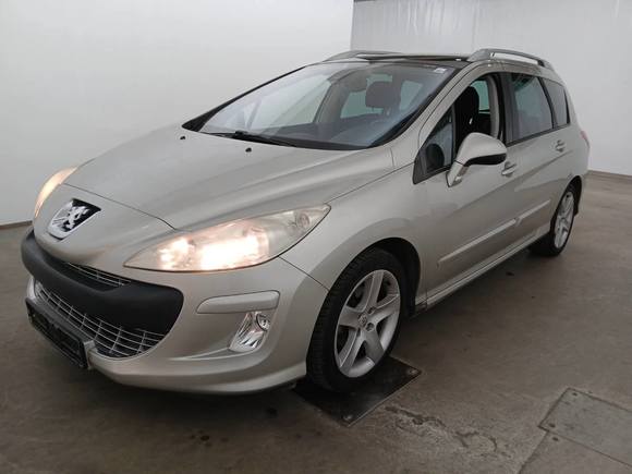 Vue de l’avant gauche