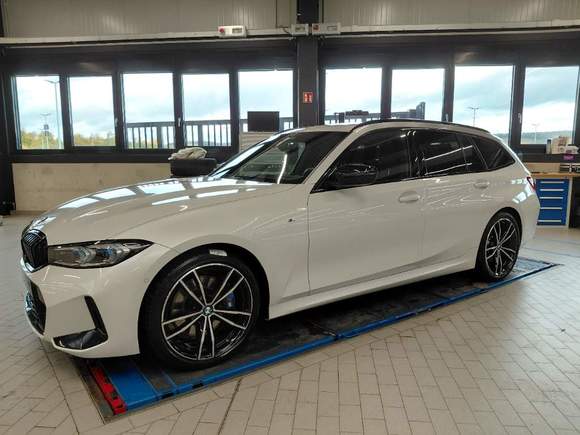 Vue de l’avant gauche