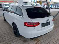 Skats no kreisās puses aizmugurē