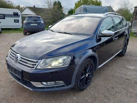 Skats no kreisās puses priekšā