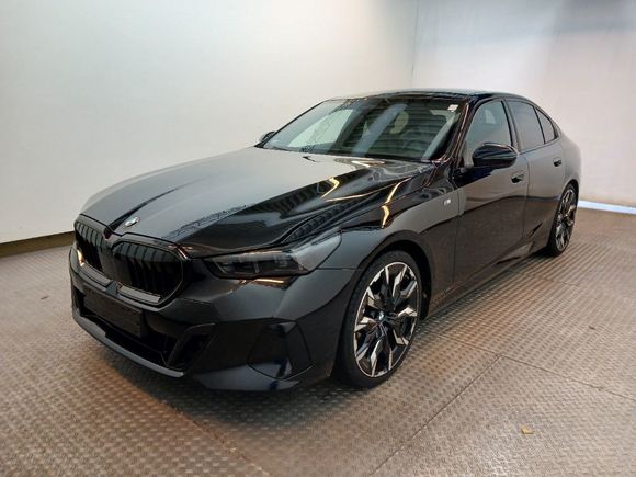 Vue de l’avant gauche