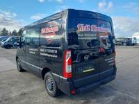 Vaade tagant vasakult