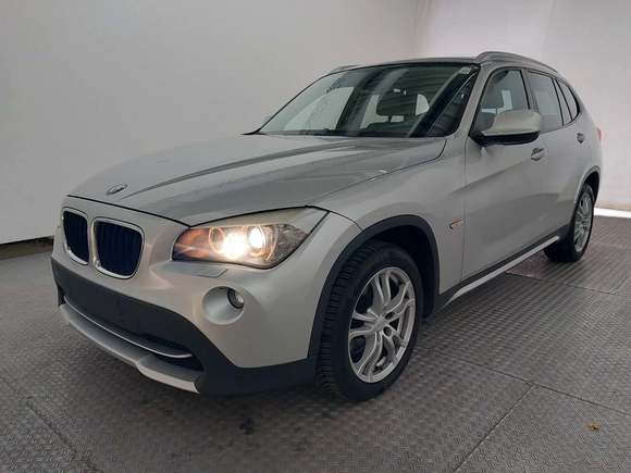 Vaizdas iš priekio kairės