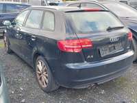 Vaade tagant vasakult