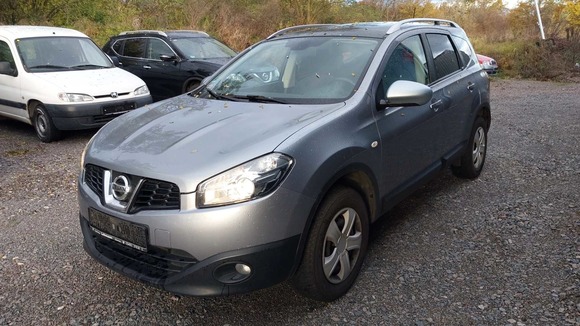 Вид спереди слева