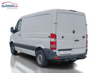 Pogled od pozadi levo