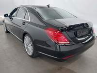 Vue de l’arrière gauche