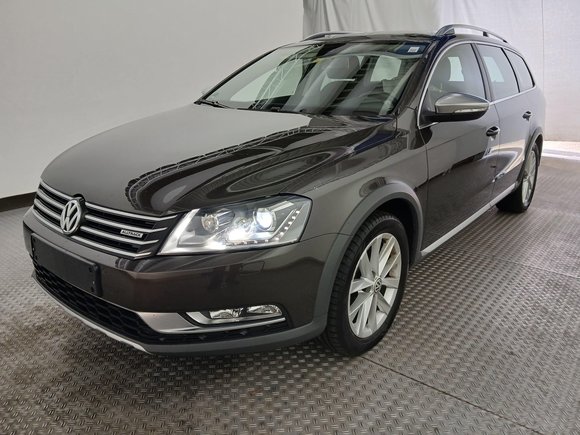 Vaizdas iš priekio kairės