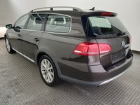 Vue de l’arrière gauche