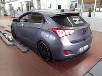 Вид сзади слева