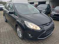 Pogled sprijeda desno