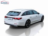 Изглед отзад отдясно