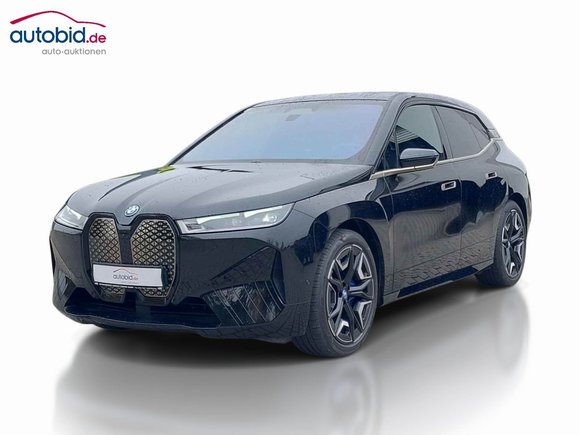 Изглед отпред отляво