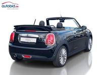 Изглед отзад отдясно