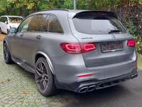 Vaade tagant vasakult