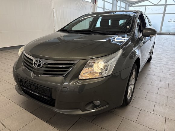 Pogled od napred levo