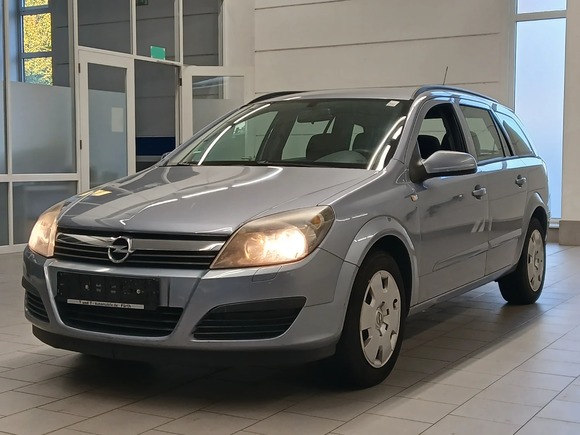 Náhled zpředu zleva