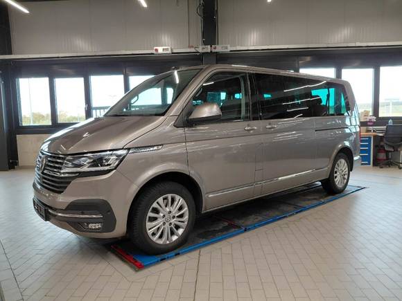 Pogled sprijeda lijevo