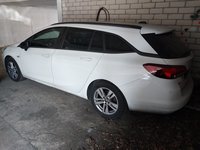 Vaade tagant vasakult