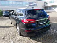 Vaade tagant vasakult