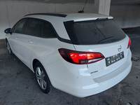 Vaade tagant vasakult