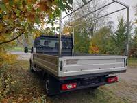 Vaade tagant vasakult