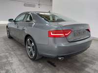 Skats no kreisās puses aizmugurē