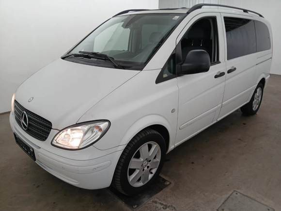 Vue de l’avant gauche