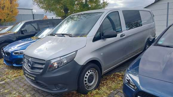 Pogled od napred levo