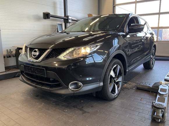 Вид спереди слева