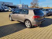 Vaade tagant vasakult