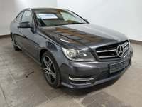 Skats no labās puses priekšā