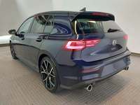 Vaade tagant vasakult