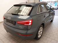 Skats no labās puses aizmugurē