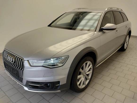 Skats no kreisās puses priekšā