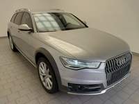 Skats no labās puses priekšā