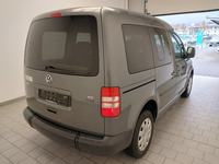 Skats no labās puses aizmugurē